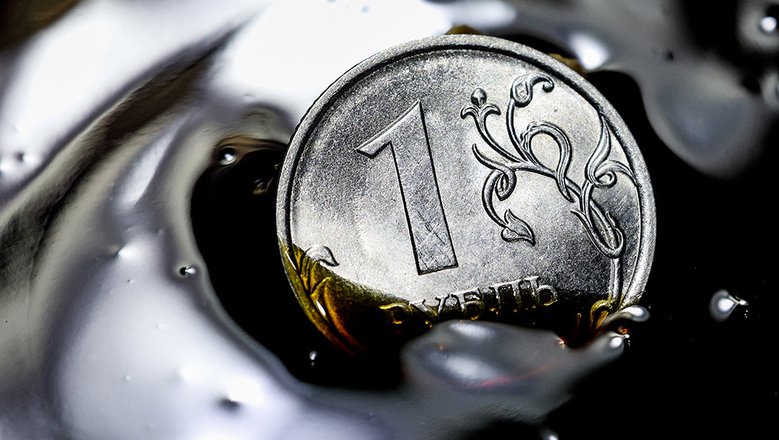 Инвестбанкир рассказал, почему падает рубль