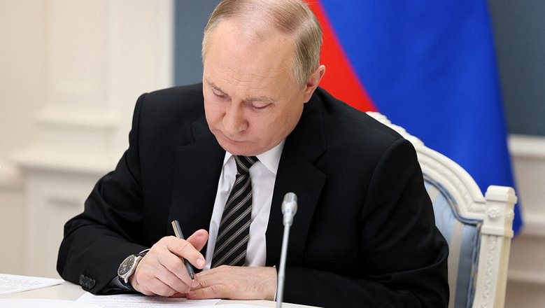 Путин приостановил действие договоров о налогах с США, странами Европы и Японией