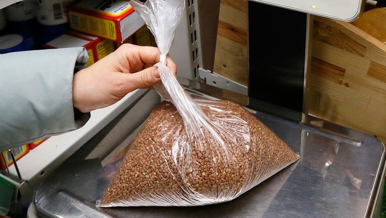 Региональные торговые сети решили ограничить наценку на хлеб и сахар