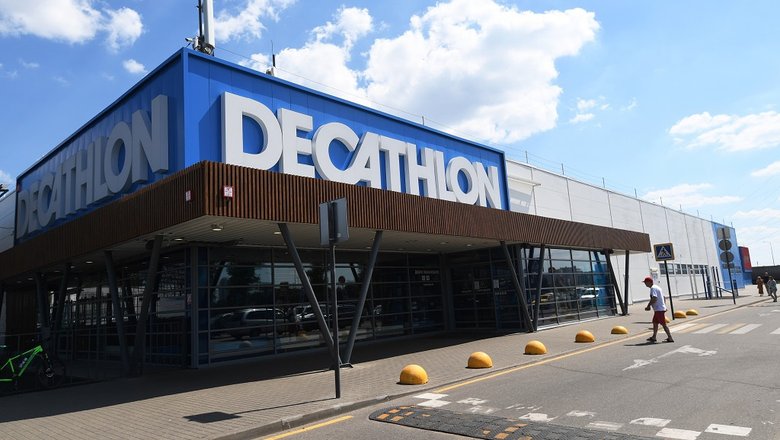 Владелец российского бизнеса Reebok и собственник комплекса Dubai Mall могут выкупить активы Decathlon в нашей стране